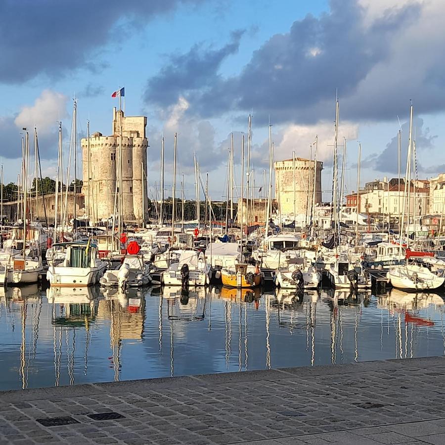 Un Hotel En Ville La Rochelle  Ngoại thất bức ảnh